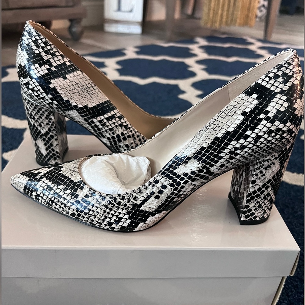 Marc Fisher leather snake print design block heels brand new w/ box - never worn